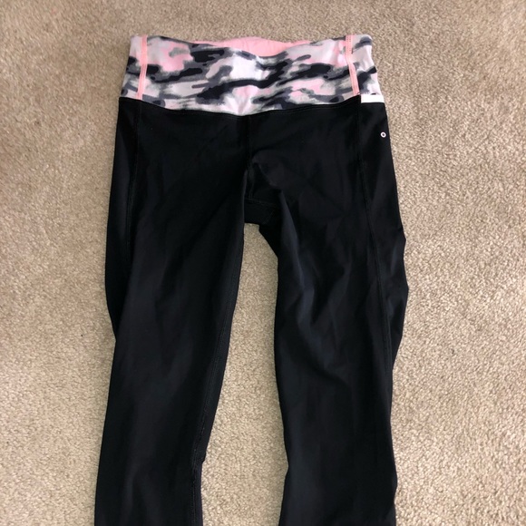 Lululemon cropped leggings!! - Picture 1 of 2
